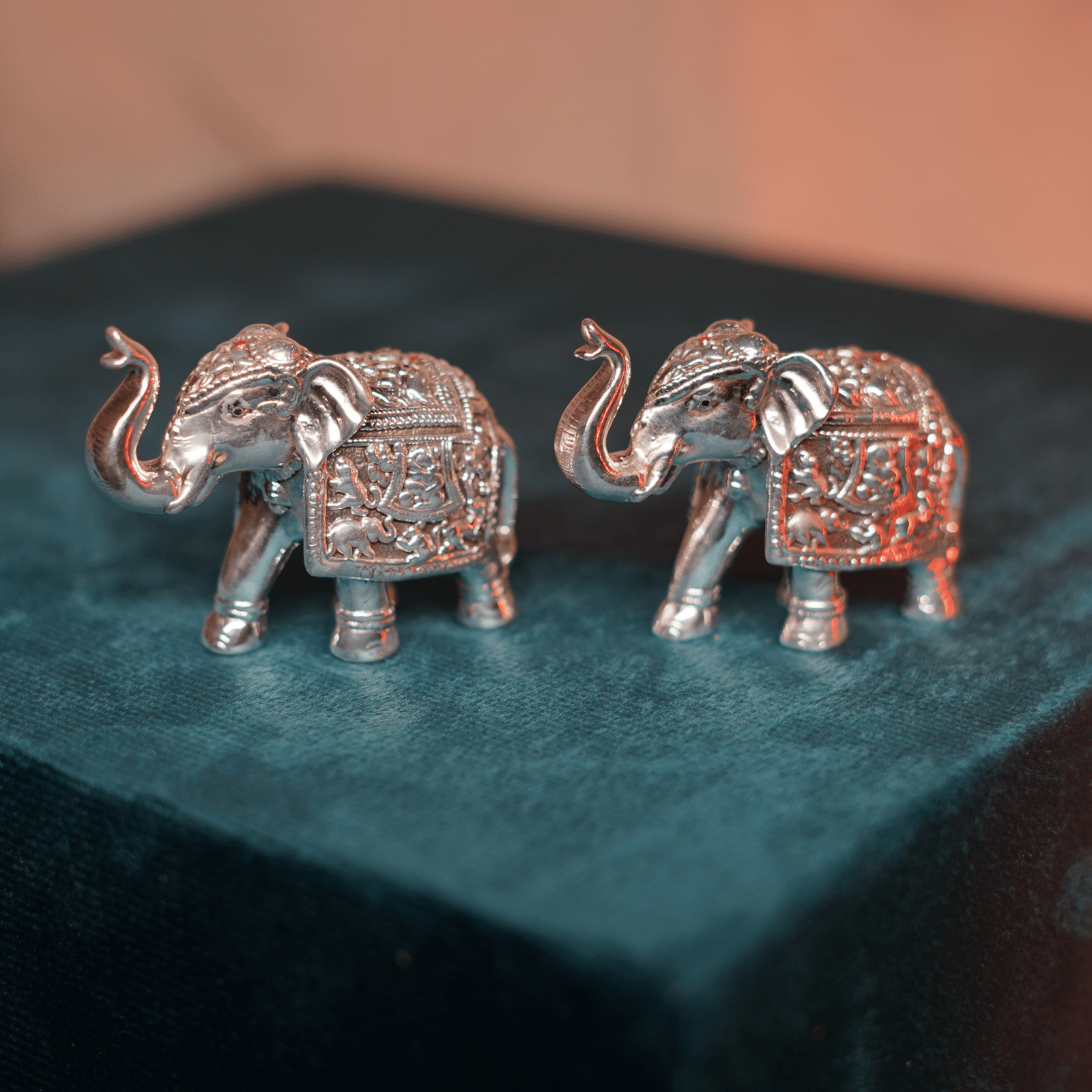 999 Silver Elephant Figurine Pair